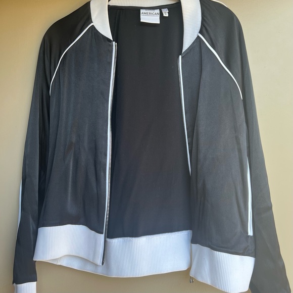 Good American Bomber Jacket - Picture 5 of 6